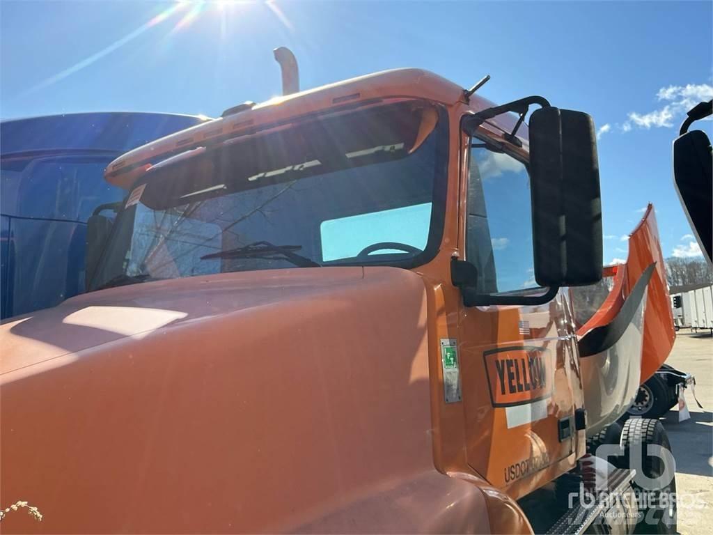 Volvo VNM Naudoti vilkikai