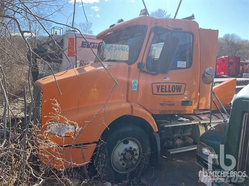Volvo VNM Naudoti vilkikai