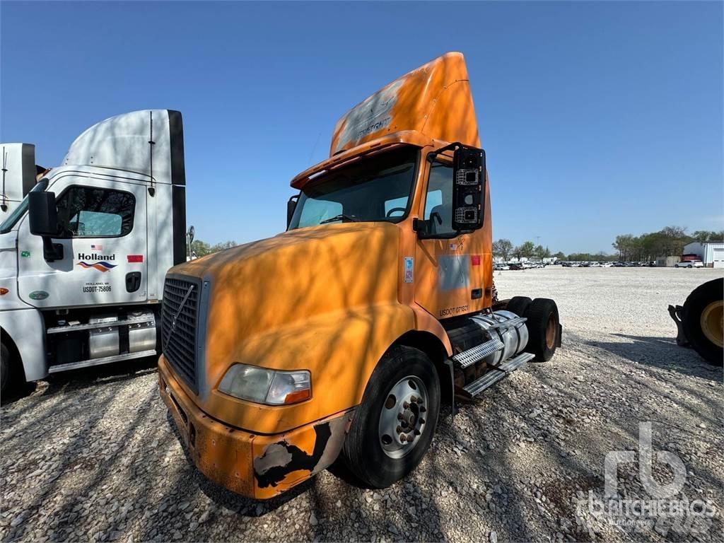 Volvo VNM Naudoti vilkikai