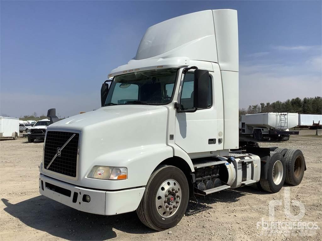 Volvo VNM Naudoti vilkikai