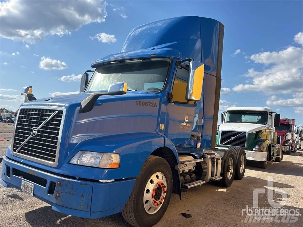 Volvo VNM200 Naudoti vilkikai