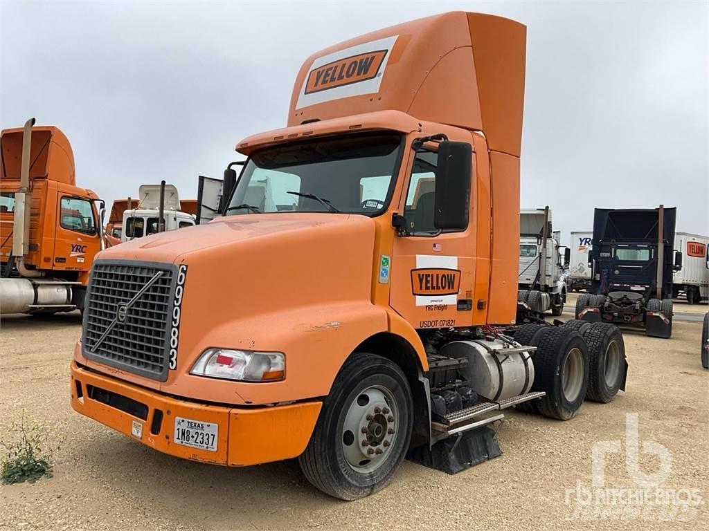 Volvo VNM200 Naudoti vilkikai