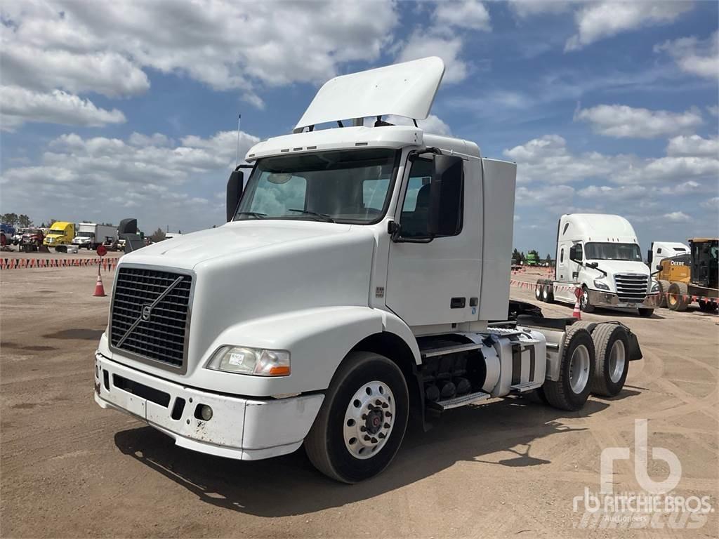 Volvo VNM200 Naudoti vilkikai