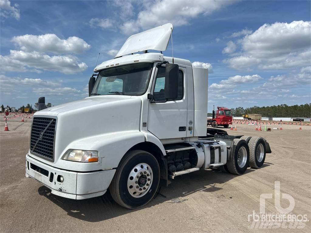 Volvo VNM200 Naudoti vilkikai