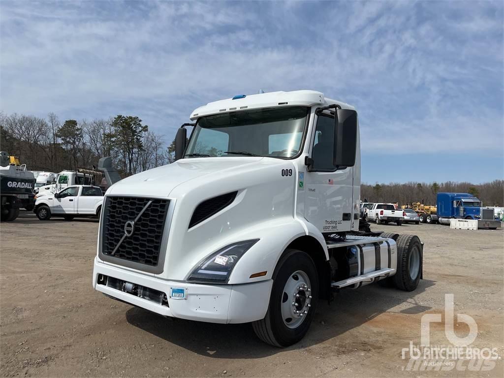 Volvo VNR Naudoti vilkikai