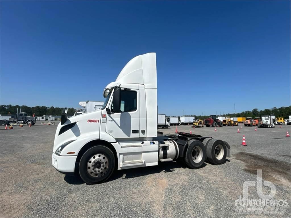 Volvo VNR300 Naudoti vilkikai