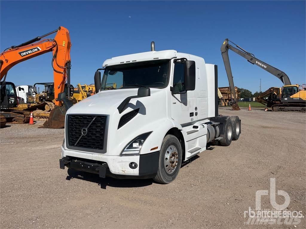 Volvo VNR400 Naudoti vilkikai