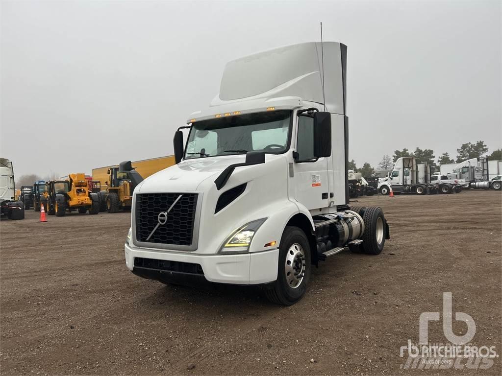 Volvo VNR42300 Naudoti vilkikai