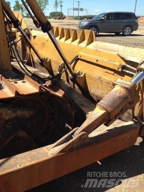 CAT D6H Vikšriniai buldozeriai