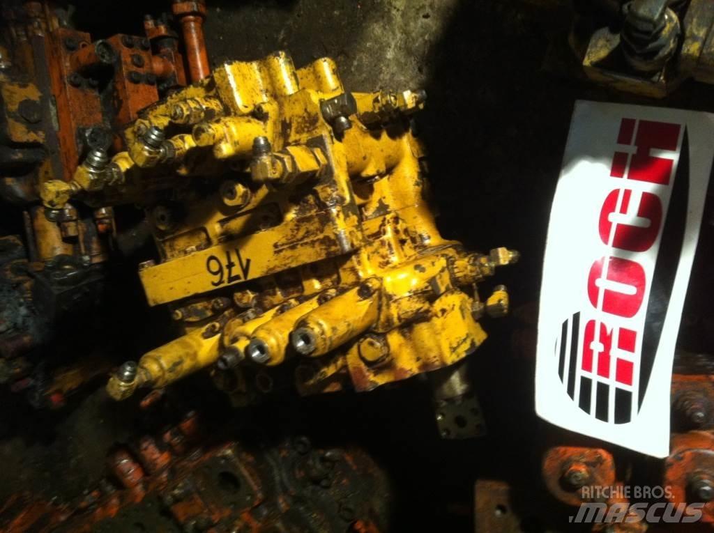 Komatsu 1924N-H - 9 SEKCYJNY Hidraulikos įrenginiai