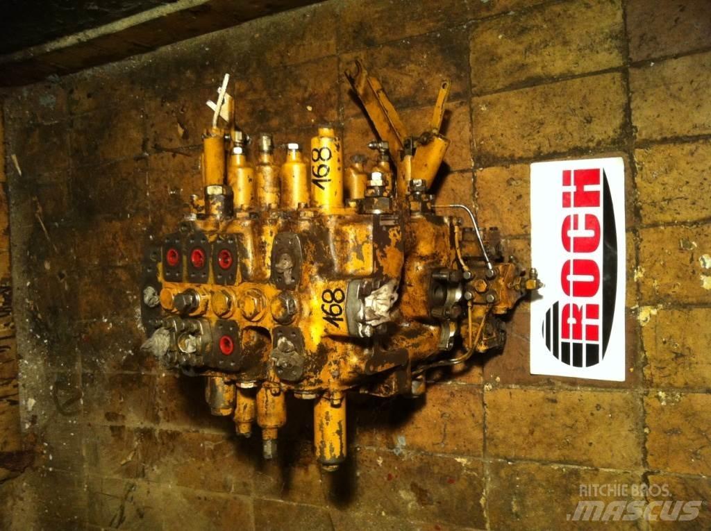 Komatsu 88A049 - 9 SEKCYJNY Hidraulikos įrenginiai