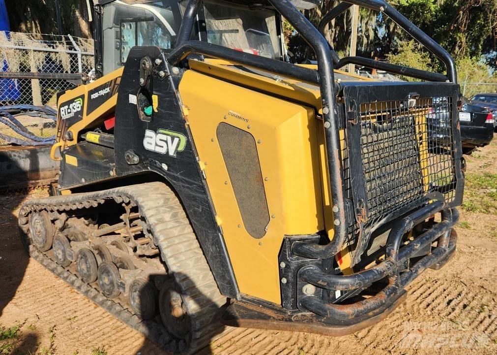 ASV RT135F Krautuvai su šoniniu pasukimu