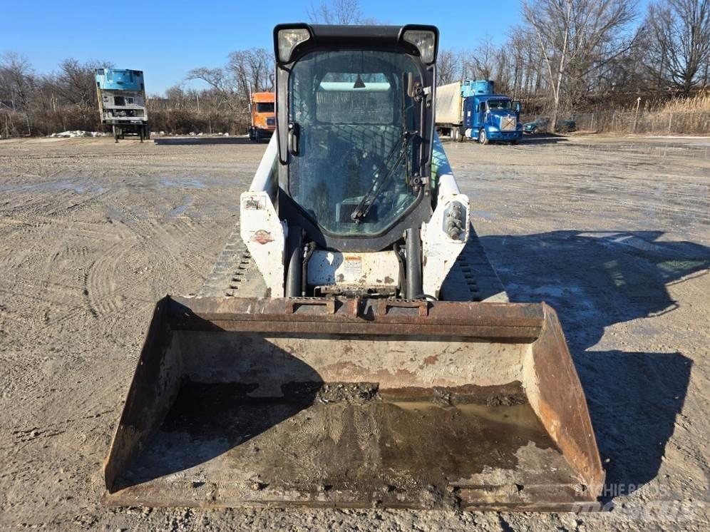 Bobcat T590 Krautuvai su šoniniu pasukimu