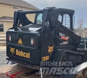 Bobcat T590 Krautuvai su šoniniu pasukimu
