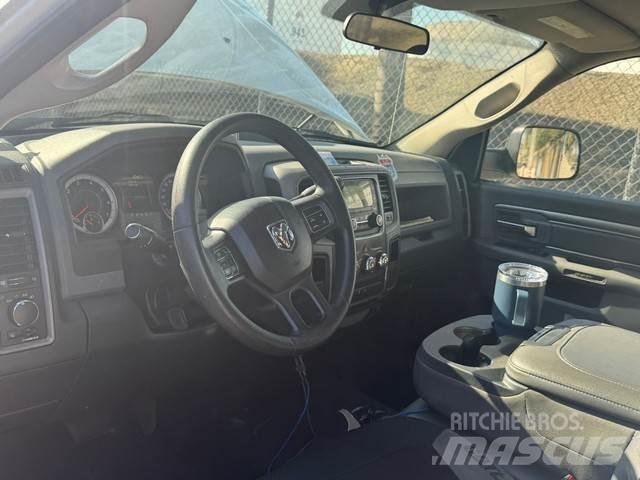 Dodge Ram 2500 Pagalbos kelyje automobiliai