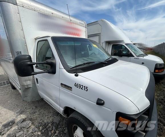 Ford E-350 Sunkvežimiai su dengtu kėbulu