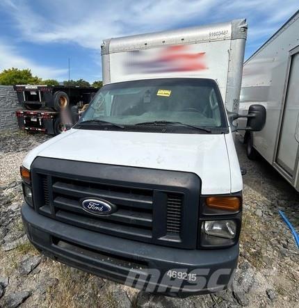 Ford E-350 Sunkvežimiai su dengtu kėbulu