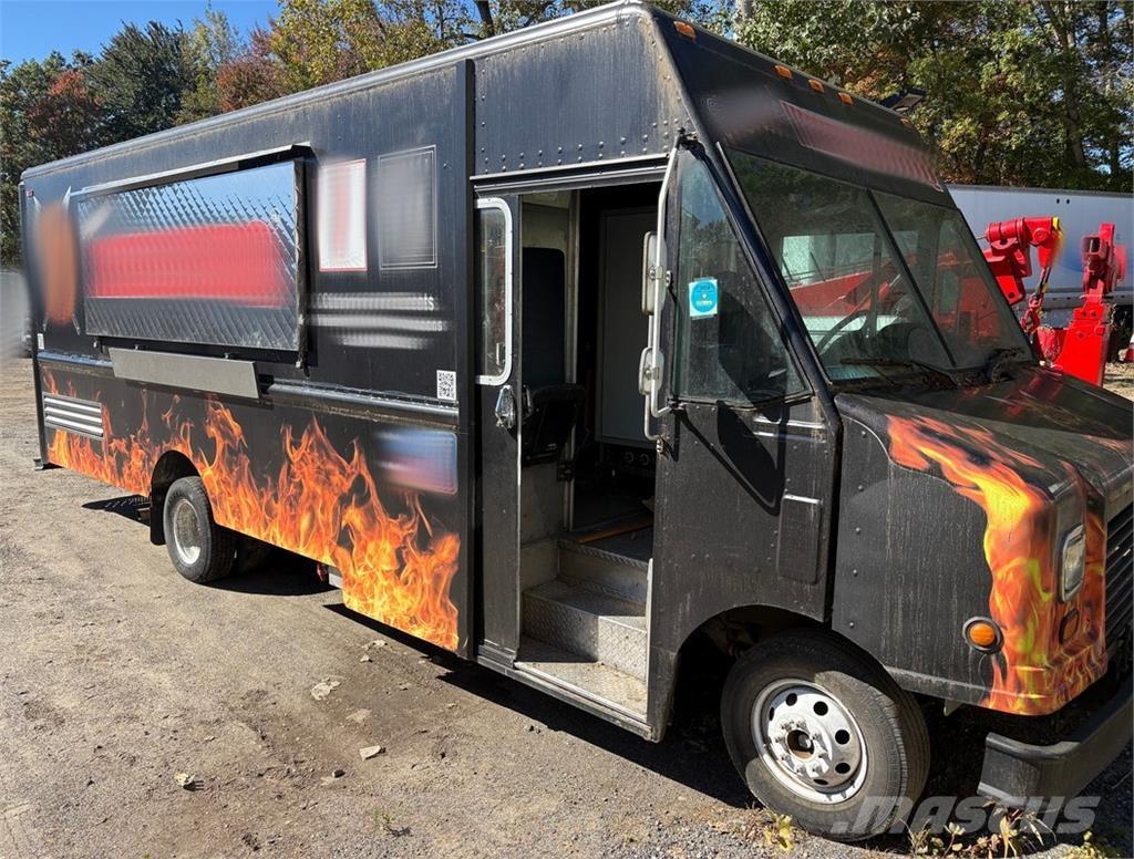 Ford E-350 Sunkvežimiai su dengtu kėbulu