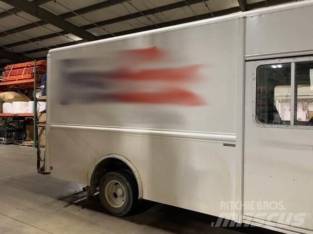 Ford E350 Sunkvežimiai su dengtu kėbulu