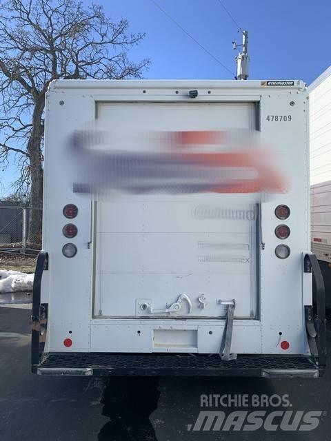 Ford E350 Sunkvežimiai su dengtu kėbulu