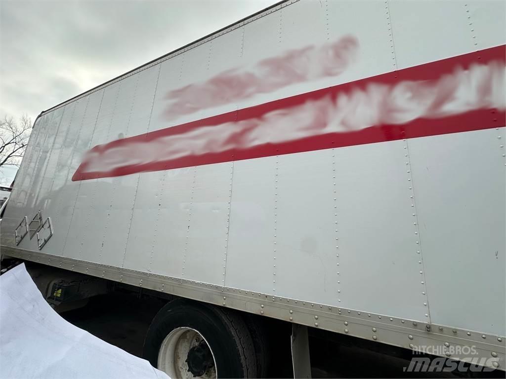 Freightliner M2 Sunkvežimiai su dengtu kėbulu