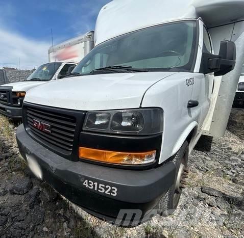 GMC Savana 4500 Sunkvežimiai su dengtu kėbulu