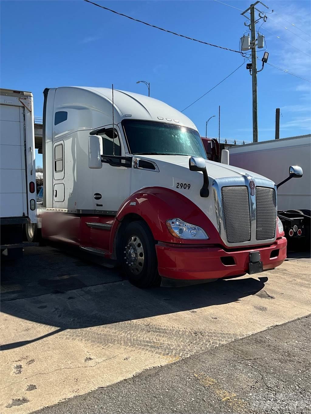 Kenworth T680 Naudoti vilkikai