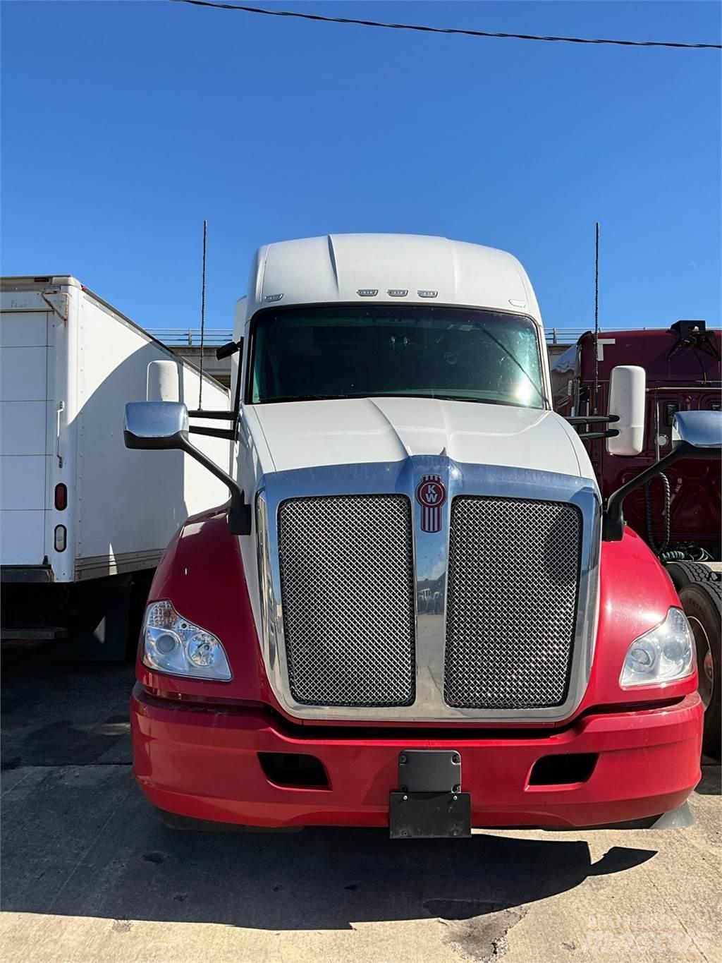 Kenworth T680 Naudoti vilkikai