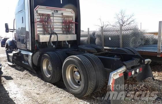 Kenworth T680 Naudoti vilkikai