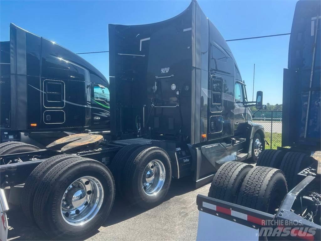 Kenworth T680 Naudoti vilkikai