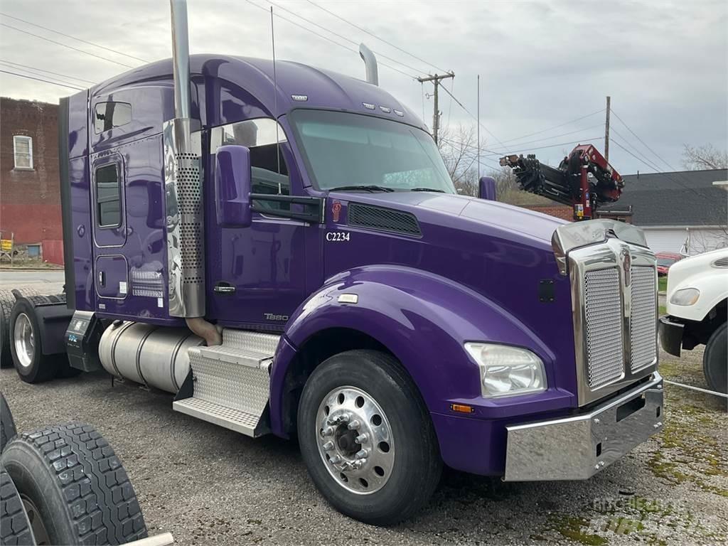 Kenworth T880 Naudoti vilkikai