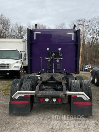 Kenworth T880 Naudoti vilkikai