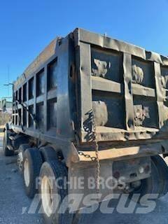 Mack CT713 Savivarčių priekabų vilkikai