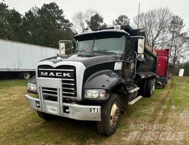 Mack GU713 Savivarčių priekabų vilkikai