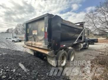 Mack GU713 Savivarčių priekabų vilkikai