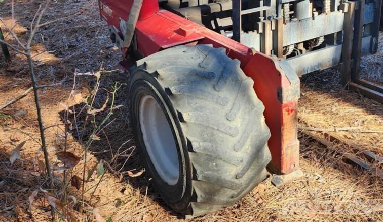 Moffett M55 Šakiniai krautuvai su privažiavimu iš visų keturių pusių