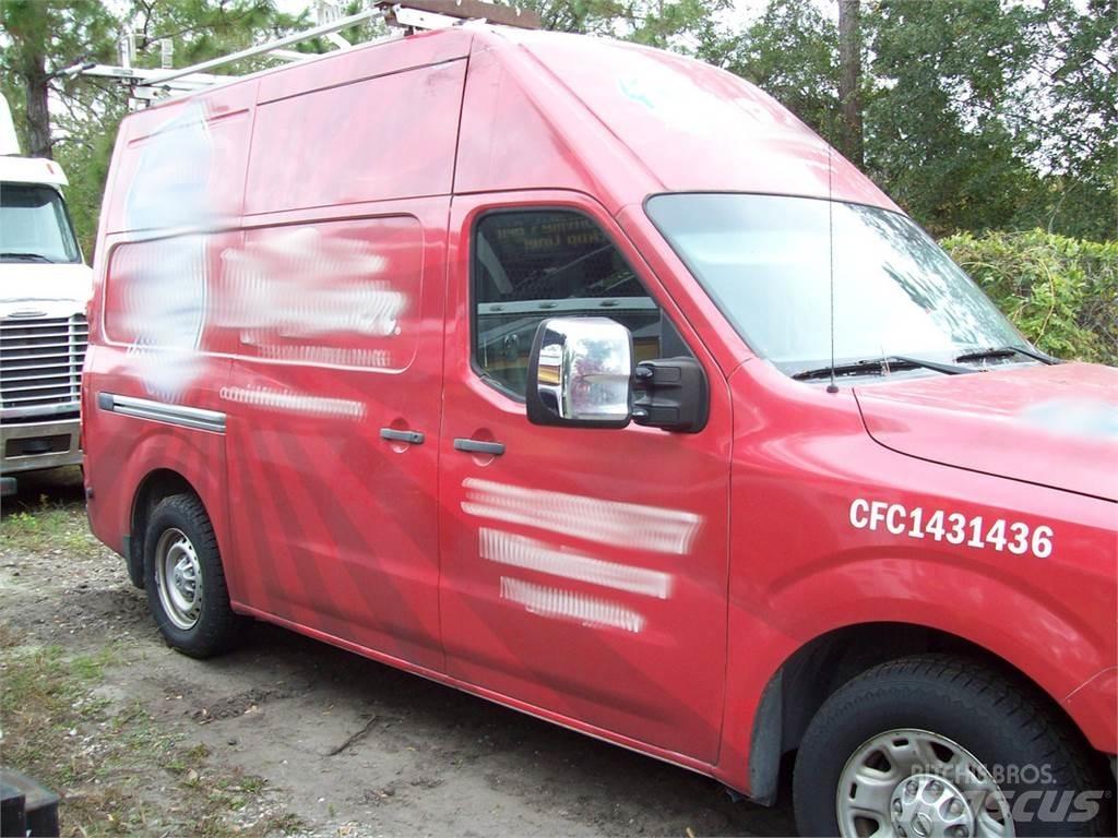 Nissan NV2500 Furgonai