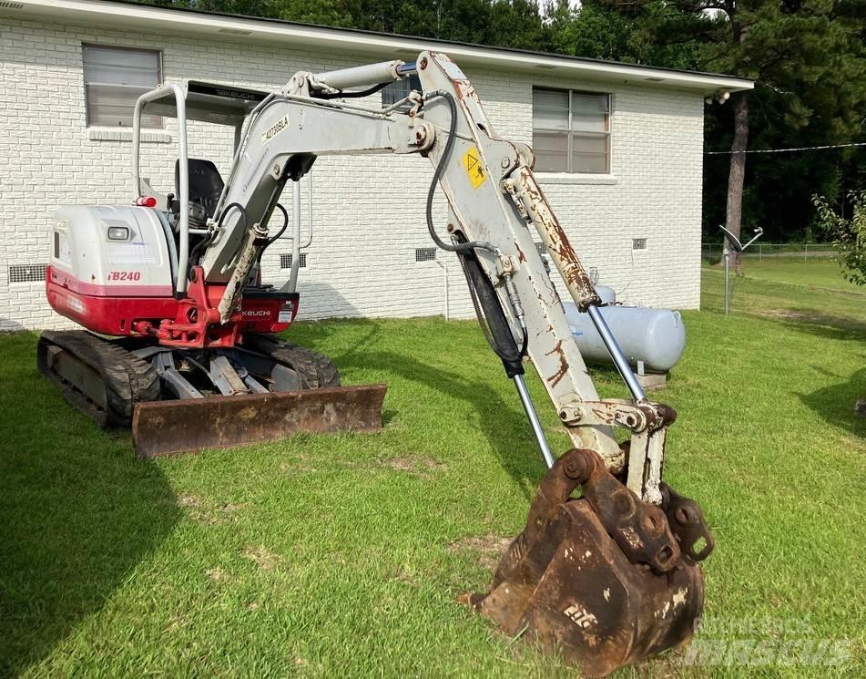 Takeuchi TB240 Vidutinės galios ekskavatoriai 7-12 t