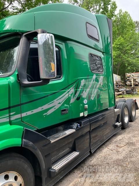 Volvo T780 Naudoti vilkikai
