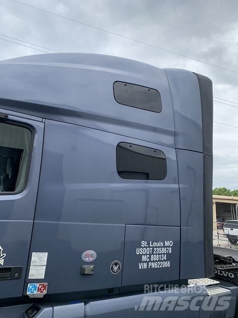 Volvo VNL760 Naudoti vilkikai