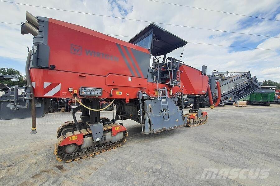 Wirtgen W 220 Asfalto šalto frezavimo technika