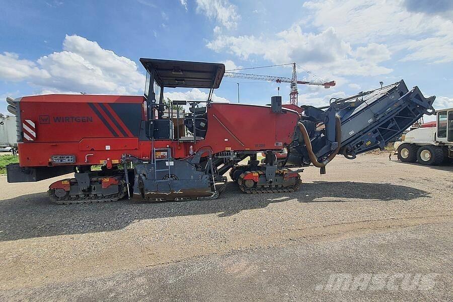 Wirtgen W 220 Asfalto šalto frezavimo technika