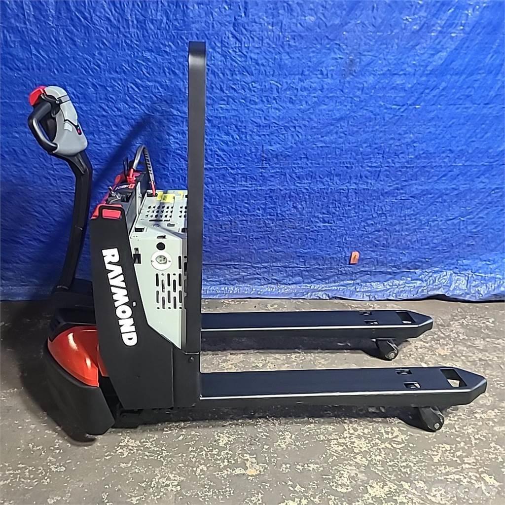 Raymond 8210 Rankiniai hidrauliniai vėžimėliai