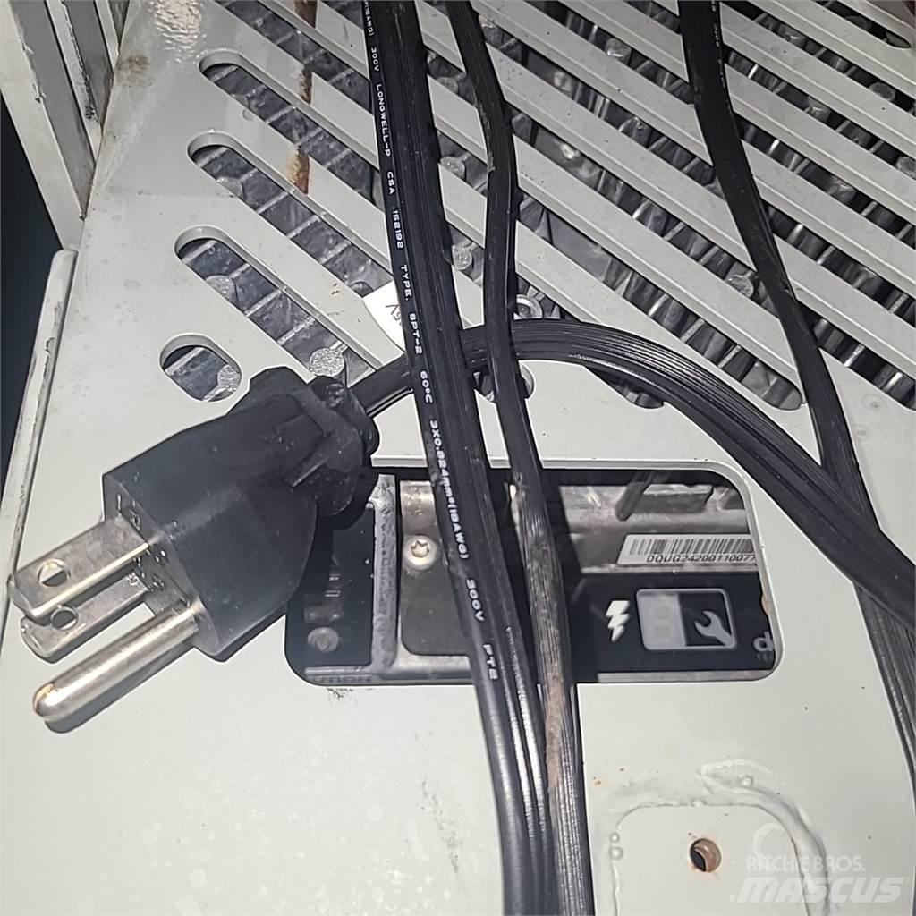 Yale MPB045VG Rankiniai hidrauliniai vėžimėliai