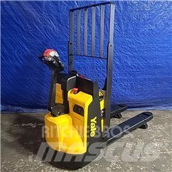 Yale MPB045VG Rankiniai hidrauliniai vėžimėliai