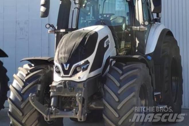 Valtra Q305 Traktoriai