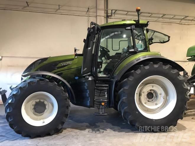 Valtra T235D Traktoriai