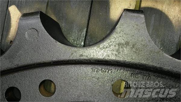 CAT 1366968 Vikšrai, grandinės ir važiuoklės
