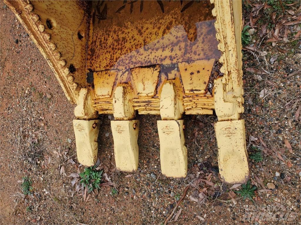 CAT 320 Kaušai