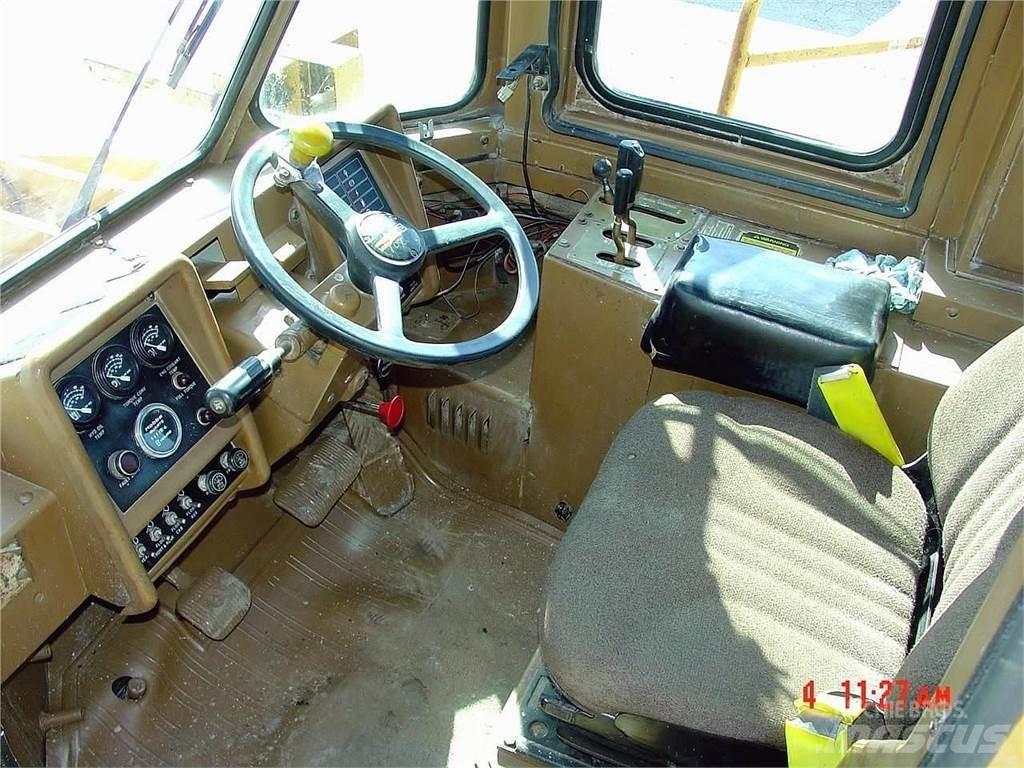 CAT 988B Naudoti ratiniai krautuvai